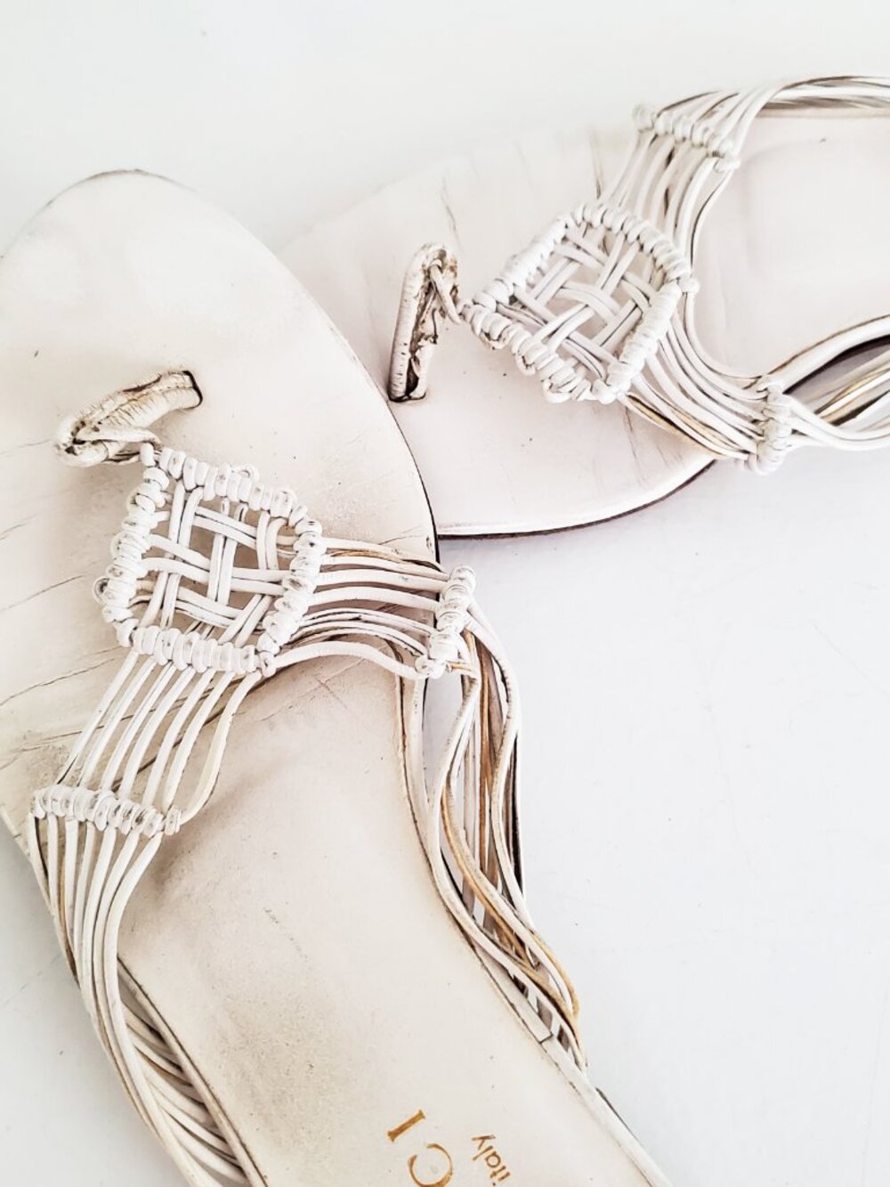 Gucci White Leather Braided Flip Flop Sandals Size 7.5 - Picture 11 of 12